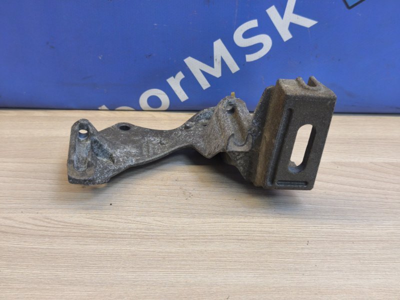 Кронштейн генератора Renault Arkana (б/у) Кронштейн генератора Renault Arkana (б/у)