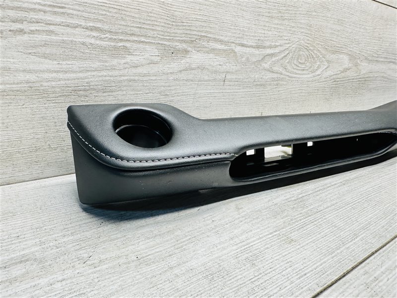 Накладка торпеды Chery Tiggo 7 Pro Max 1.5 SQRE4T15C 2022 прав. (б/у)