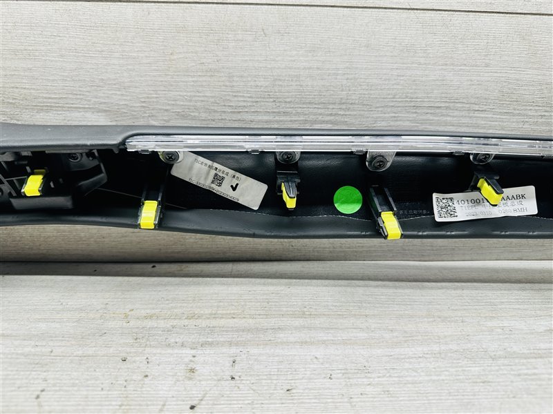 Накладка торпеды Chery Tiggo 7 Pro Max 1.5 SQRE4T15C 2022 прав. (б/у)