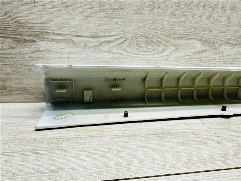 Накладка бампера Ford Cargo (б/у)