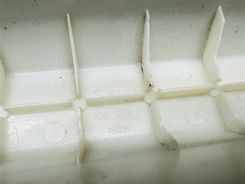 Накладка бампера Ford Cargo (б/у)