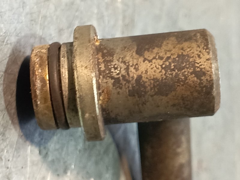 Масляная магистраль Ford Scorpio II 2.9 1995 лев. (б/у) Масляная магистраль Ford Scorpio II 2.9 1995 лев. (б/у)