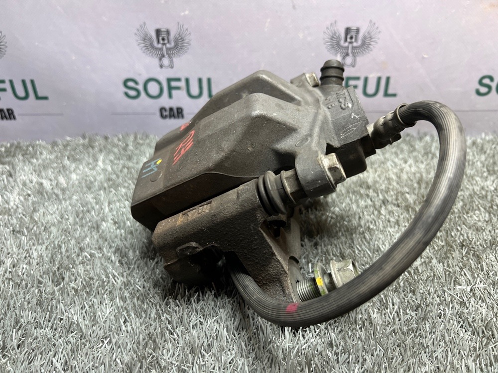 Суппорт тормозной Lexus GS350 2014 задн. прав. (б/у) Суппорт тормозной Lexus GS350 2014 задн. прав. (б/у)