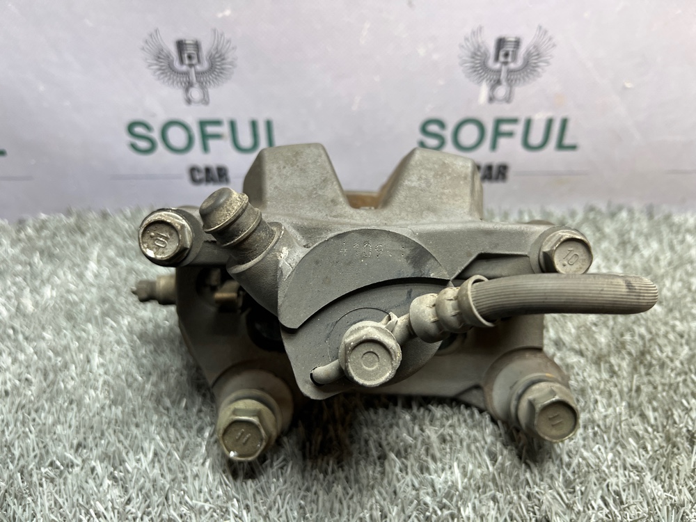 Суппорт тормозной Lexus GS350 2014 задн. лев. (б/у) Суппорт тормозной Lexus GS350 2014 задн. лев. (б/у)