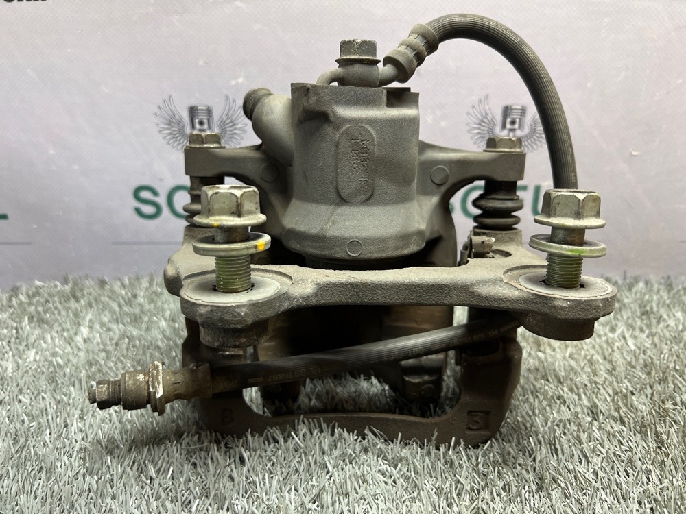 Суппорт тормозной Lexus GS350 2014 задн. лев. (б/у) Суппорт тормозной Lexus GS350 2014 задн. лев. (б/у)