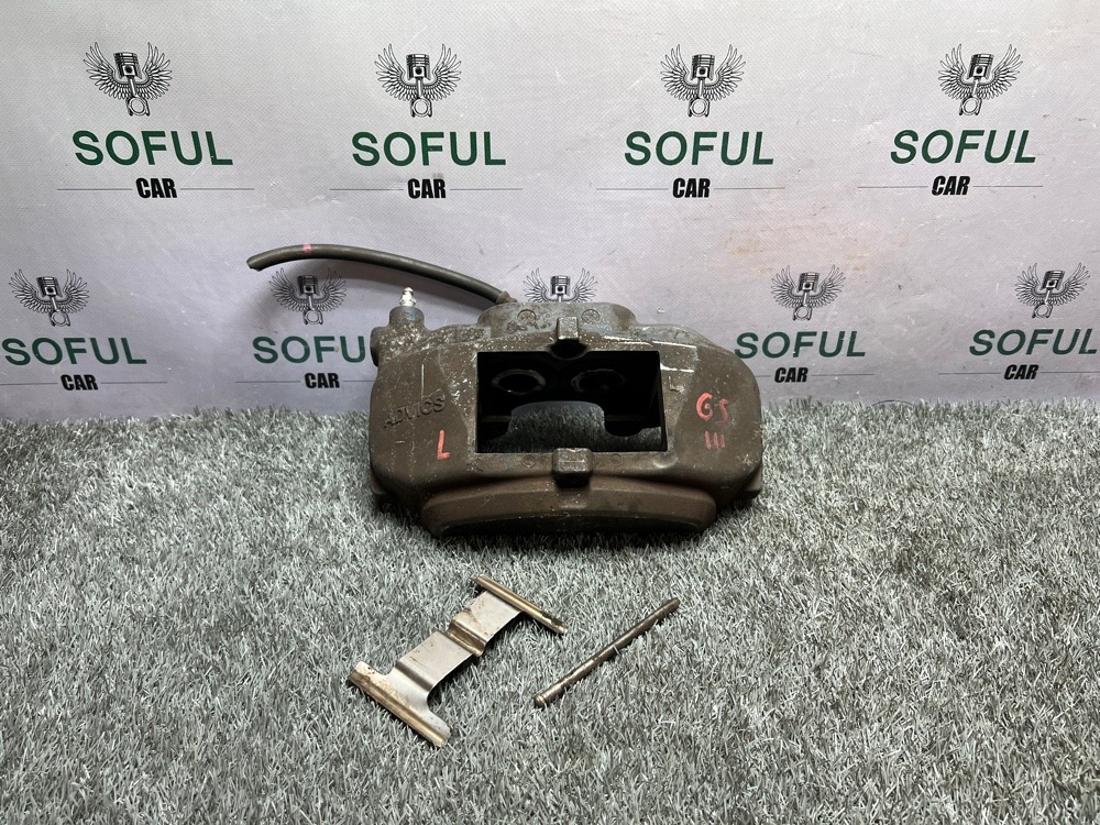 Суппорт тормозной Lexus GS300 перед. лев. (б/у)