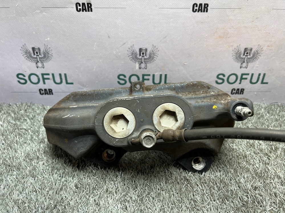 Суппорт тормозной Lexus GS300 перед. лев. (б/у) Суппорт тормозной Lexus GS300 перед. лев. (б/у)