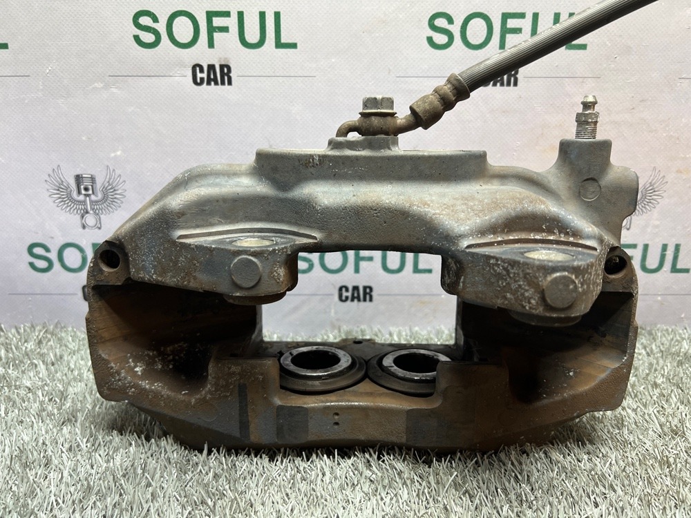 Суппорт тормозной Lexus GS300 перед. лев. (б/у) Суппорт тормозной Lexus GS300 перед. лев. (б/у)