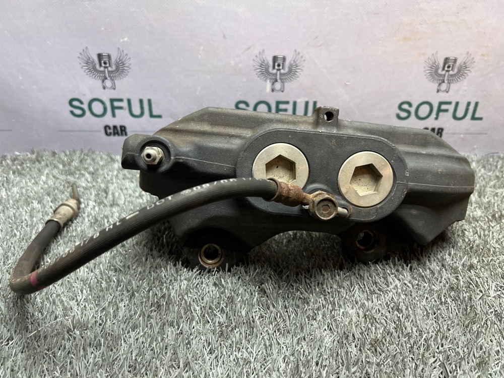 Суппорт тормозной Lexus GS300 перед. прав. (б/у)