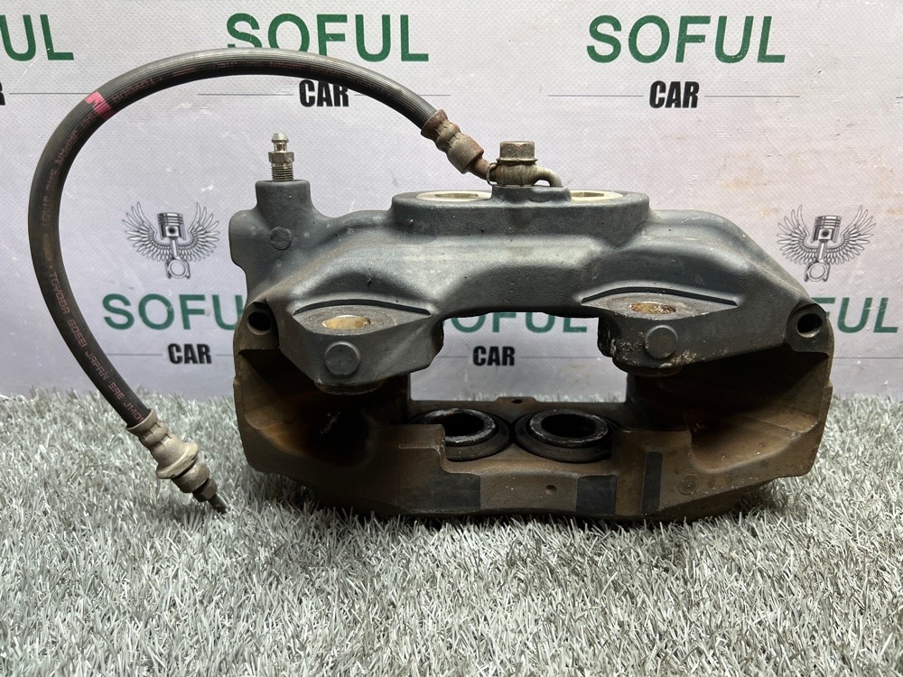 Суппорт тормозной Lexus GS300 перед. прав. (б/у)