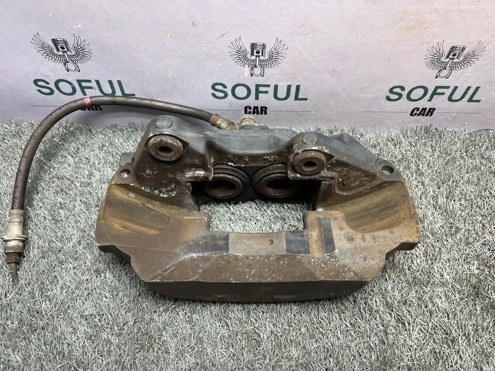 Суппорт тормозной Lexus GS300 перед. прав. (б/у)