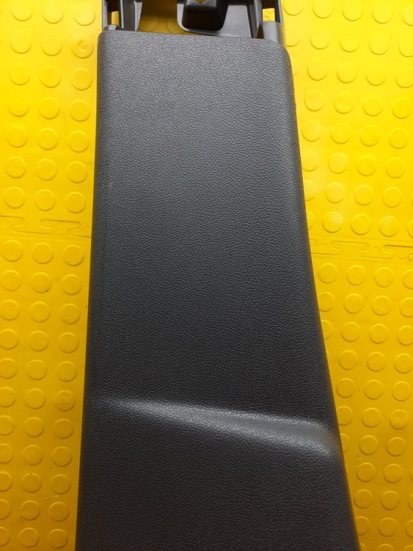 Обшивка стойки нижняя левая Duster 2019 F4RE410