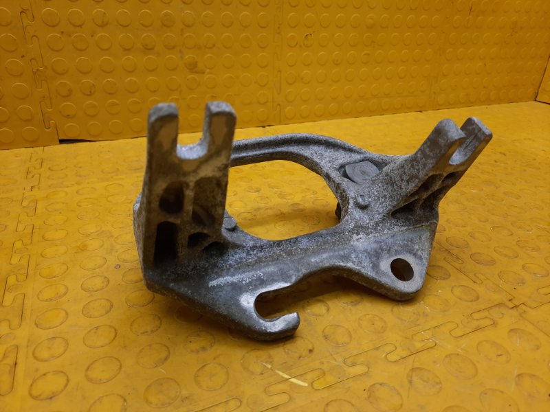 Кронштейн опоры двигателя Renault Arkana JC H5HA 2019 (б/у) Кронштейн опоры двигателя Renault Arkana JC H5HA 2019 (б/у)