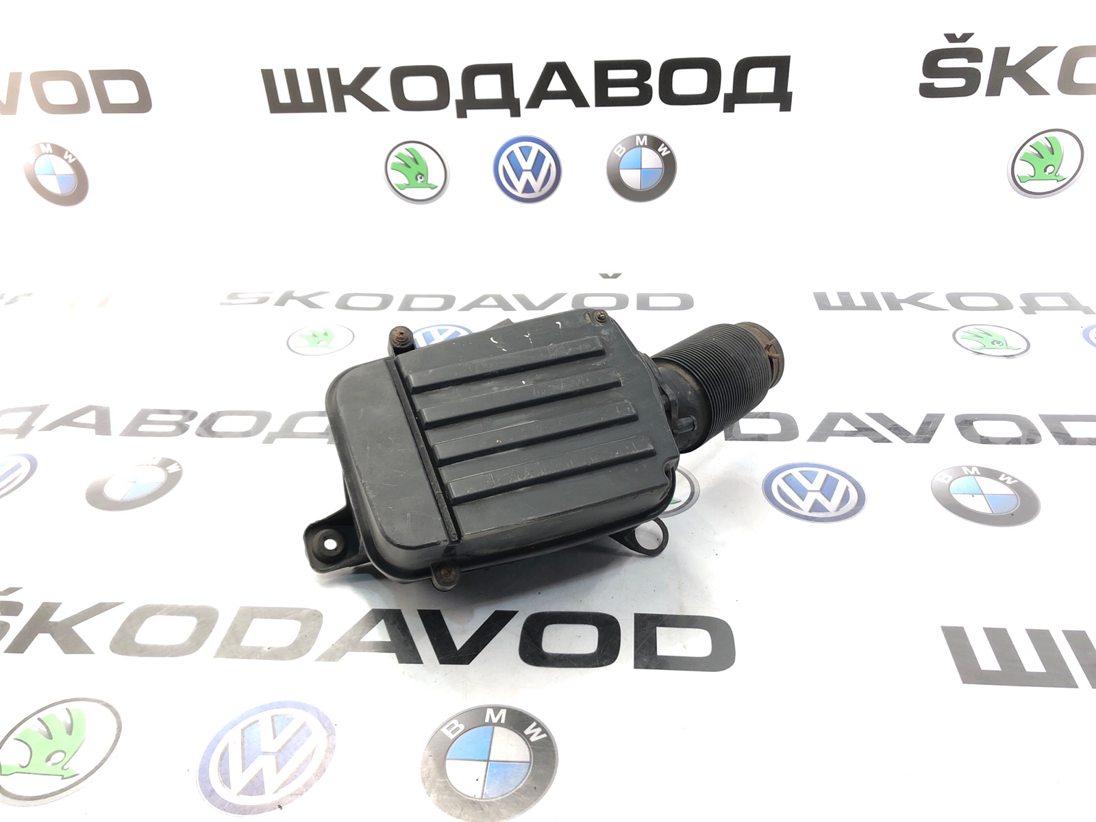 Корпус воздушного фильтра Skoda Octavia 2010 A5 (1Z) 1.4 CAXA БУ
