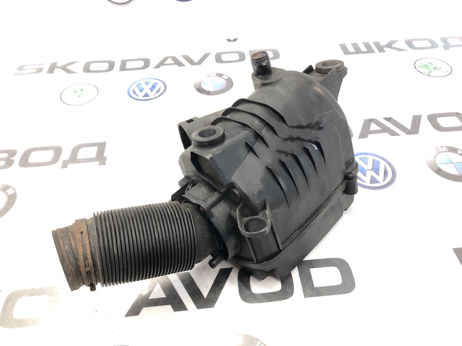 Корпус воздушного фильтра Octavia 2010 A5 (1Z) 1.4 CAXA