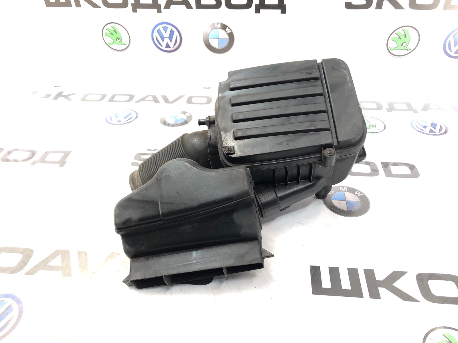 Корпус воздушного фильтра Skoda Octavia 2011 A5 (1Z) 1.2 CBZB БУ