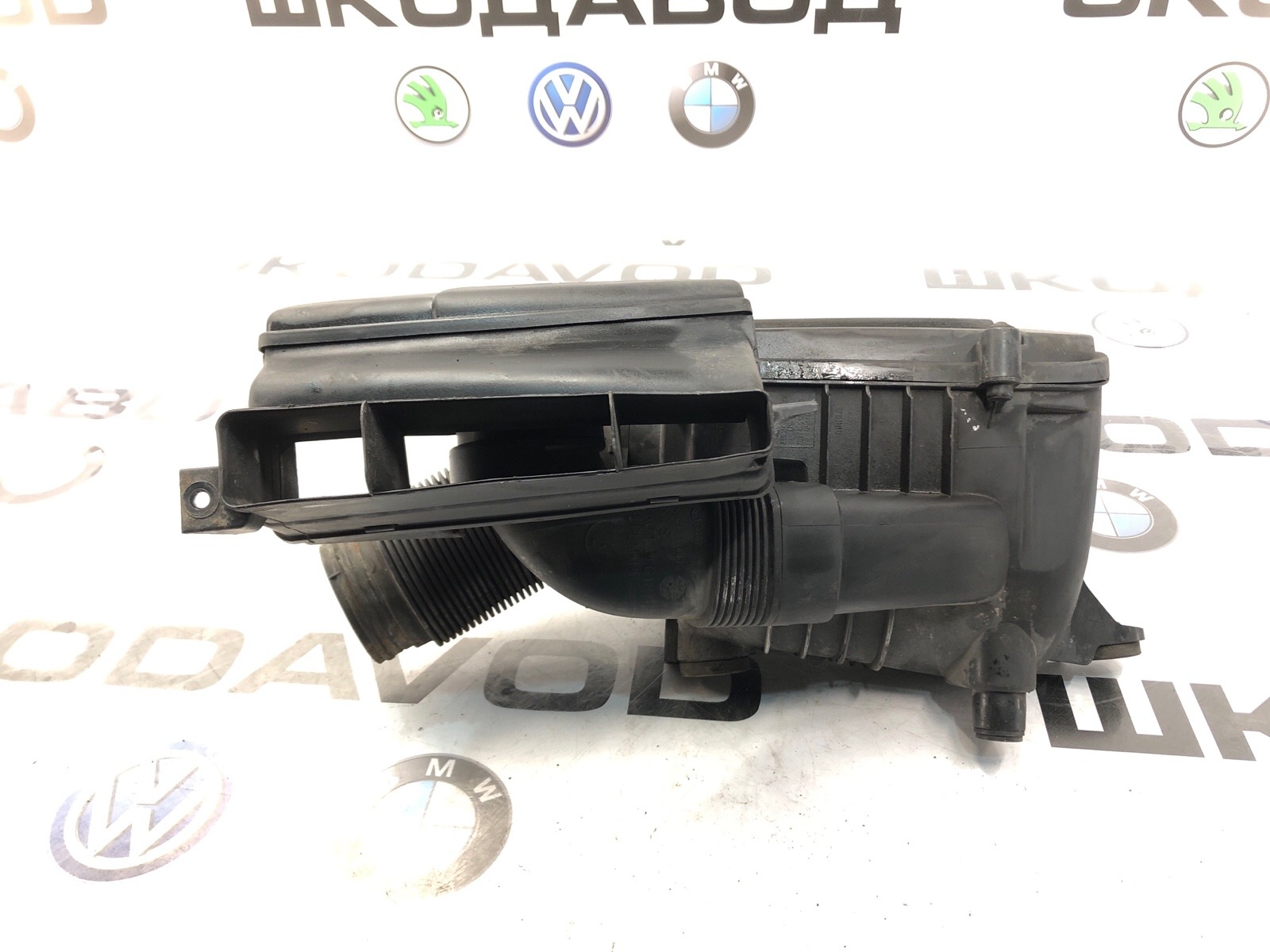 Корпус воздушного фильтра Octavia 2011 A5 (1Z) 1.2 CBZB