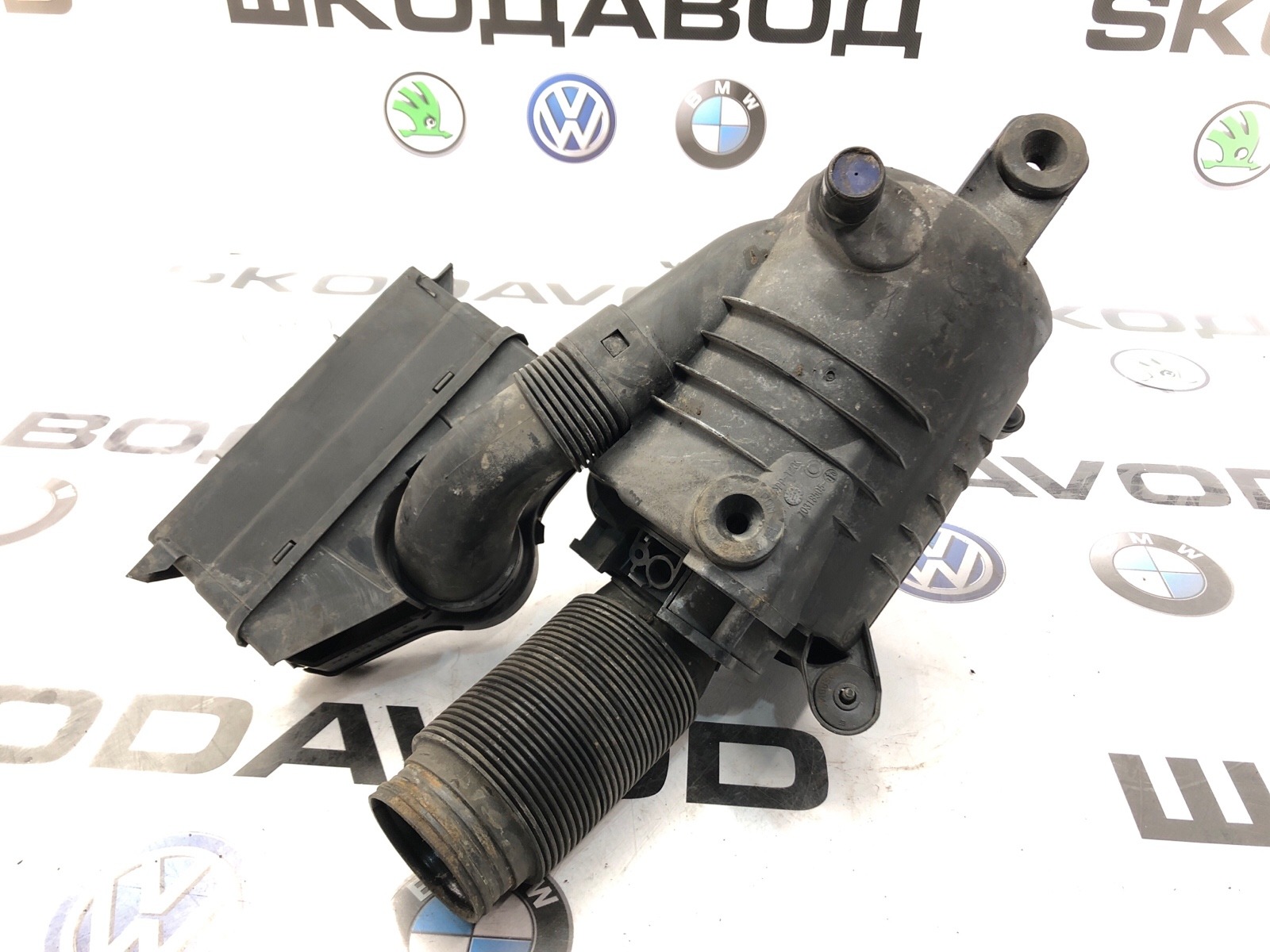 Корпус воздушного фильтра Octavia 2011 A5 (1Z) 1.2 CBZB