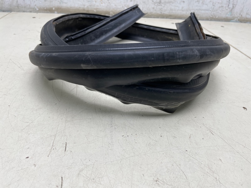 Молдинг крыши RENAULT Logan 2 поколение K7M812 2017 прав. (б/у)