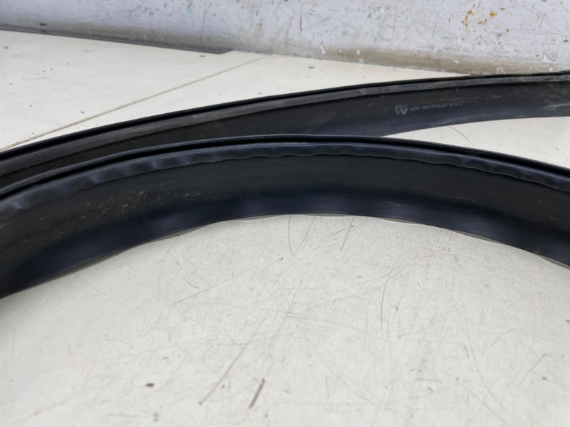 Молдинг крыши RENAULT Logan 2 поколение K7M812 2017 (б/у)