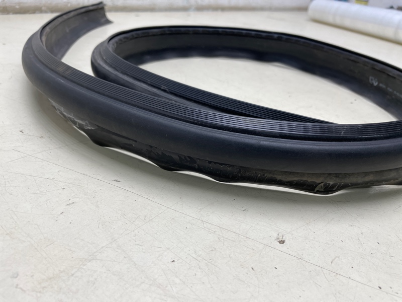 Молдинг крыши RENAULT Logan 2 поколение K7M812 2017 (б/у)