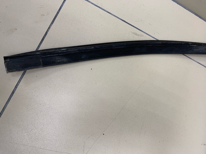 Уплотнитель стекла двери FORD MONDEO 4 поколение СЕДАН 2.0L DURATEC-HE (145PS) - MI4 2010 перед. (б/у) Уплотнитель стекла двери FORD MONDEO 4 поколение СЕДАН 2.0L DURATEC-HE (145PS) - MI4 2010 перед. (б/у)