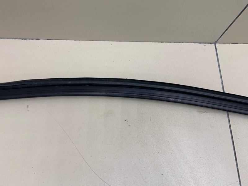 Уплотнитель стекла двери FORD MONDEO 4 поколение СЕДАН 2.0L DURATEC-HE (145PS) - MI4 2010 перед. (б/у) Уплотнитель стекла двери FORD MONDEO 4 поколение СЕДАН 2.0L DURATEC-HE (145PS) - MI4 2010 перед. (б/у)