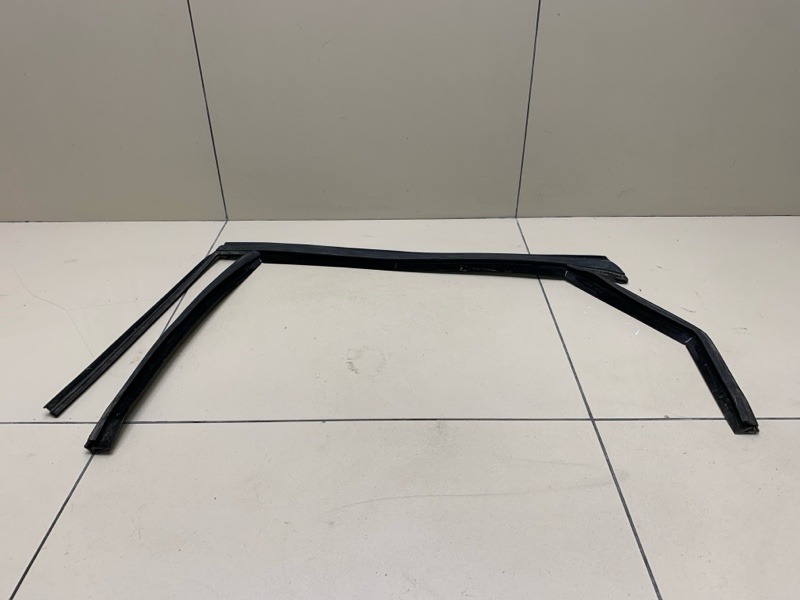 Уплотнитель стекла двери FORD MONDEO 4 поколение СЕДАН 2.0L DURATEC-HE (145PS) - MI4 2010 задн. лев. (б/у)