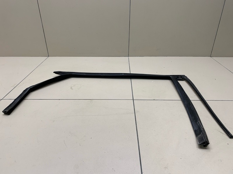 Уплотнитель стекла двери FORD MONDEO 4 поколение СЕДАН 2.0L DURATEC-HE (145PS) - MI4 2010 задн. лев. (б/у)