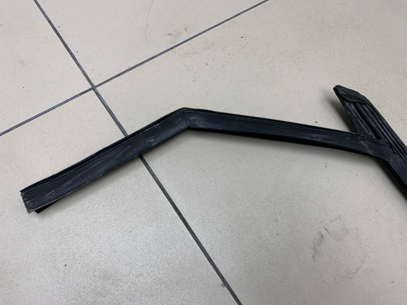 Уплотнитель стекла двери FORD MONDEO 4 поколение СЕДАН 2.0L DURATEC-HE (145PS) - MI4 2010 задн. лев. (б/у)