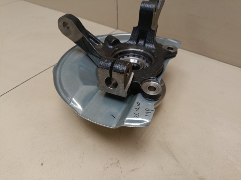 Кулак поворотный Mitsubishi Outlander GF 2016 перед. лев. Кулак поворотный Mitsubishi Outlander GF 2016 перед. лев.