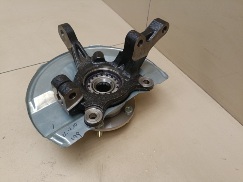 Кулак поворотный Mitsubishi Outlander GF 2016 перед. лев. Кулак поворотный Mitsubishi Outlander GF 2016 перед. лев.