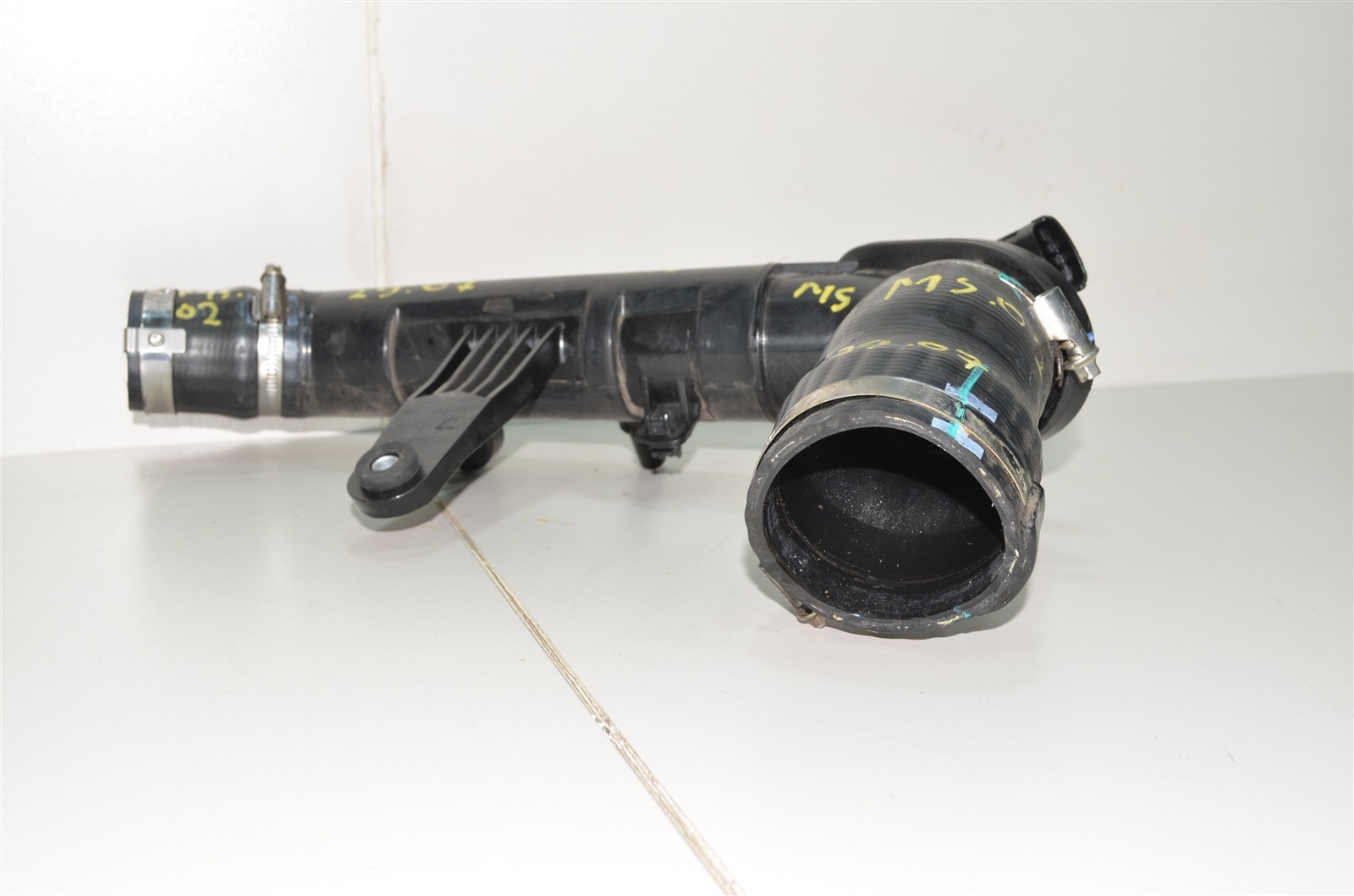 Патрубок турбокомпрессора Omoda C5 T19C 1.5( SQRE4T15C) 2022 (б/у)