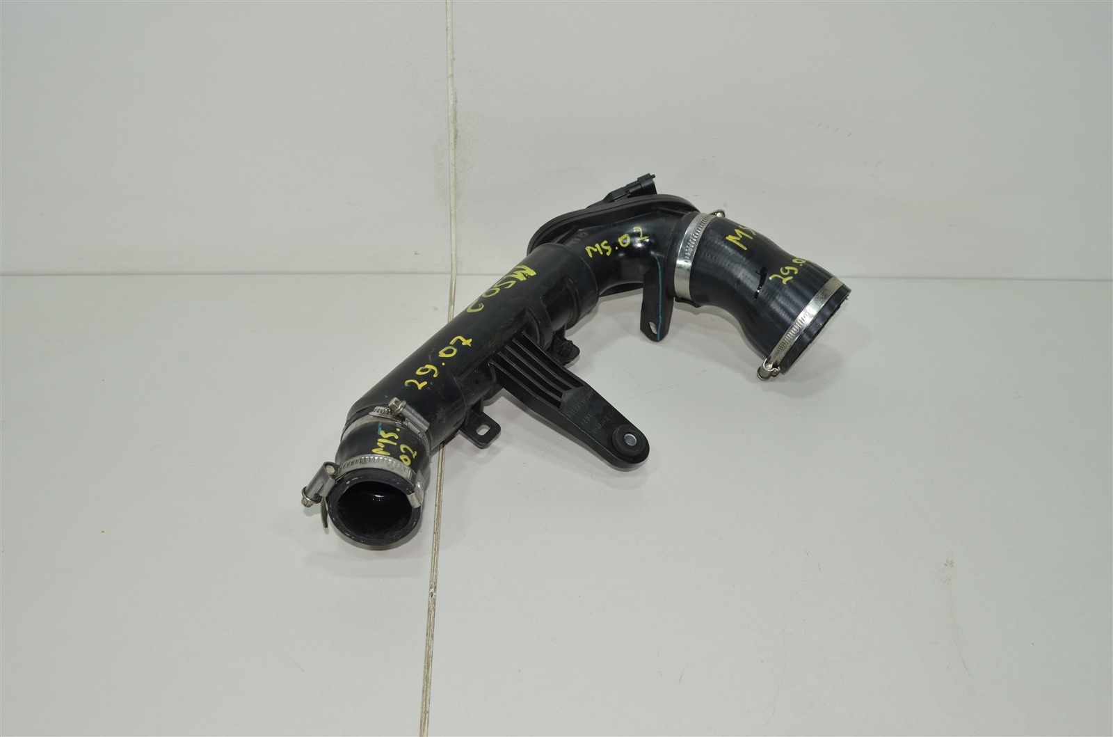 Патрубок турбокомпрессора Omoda C5 T19C 1.5( SQRE4T15C) 2022 (б/у)