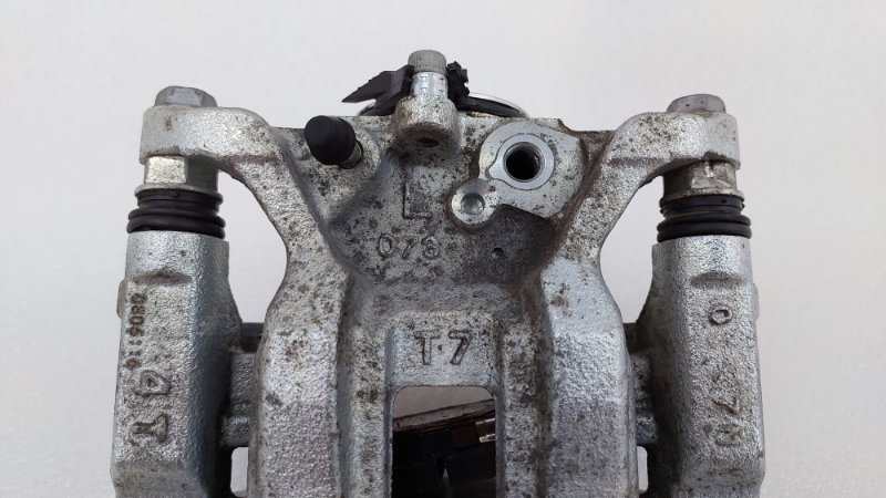 Суппорт тормозной Toyota RAV4 50 A25AFXS 2021 задн. лев. (б/у) Суппорт тормозной Toyota RAV4 50 A25AFXS 2021 задн. лев. (б/у)