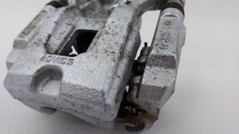 Суппорт тормозной Toyota RAV4 50 A25AFXS 2021 задн. лев. (б/у) Суппорт тормозной Toyota RAV4 50 A25AFXS 2021 задн. лев. (б/у)