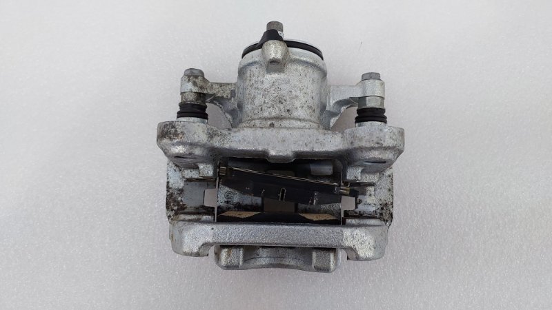 Суппорт тормозной Toyota RAV4 50 A25AFXS 2021 задн. лев. (б/у) Суппорт тормозной Toyota RAV4 50 A25AFXS 2021 задн. лев. (б/у)