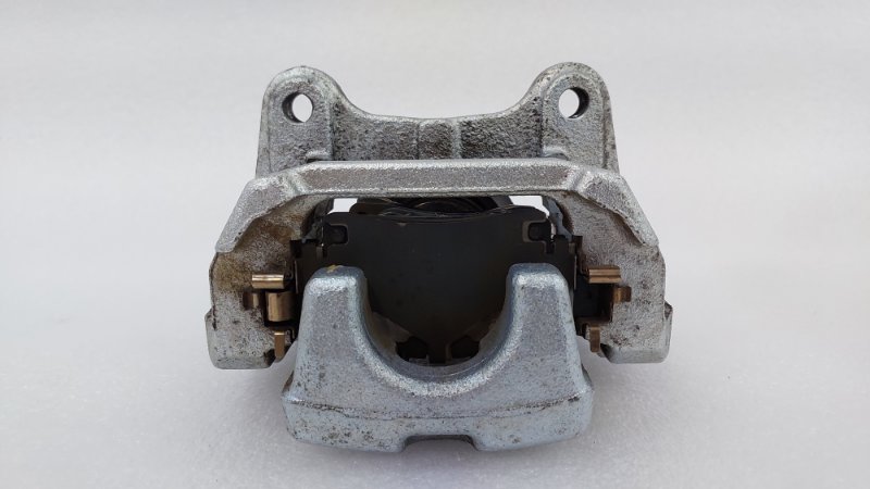 Суппорт тормозной Toyota RAV4 50 A25AFXS 2021 задн. лев. (б/у) Суппорт тормозной Toyota RAV4 50 A25AFXS 2021 задн. лев. (б/у)