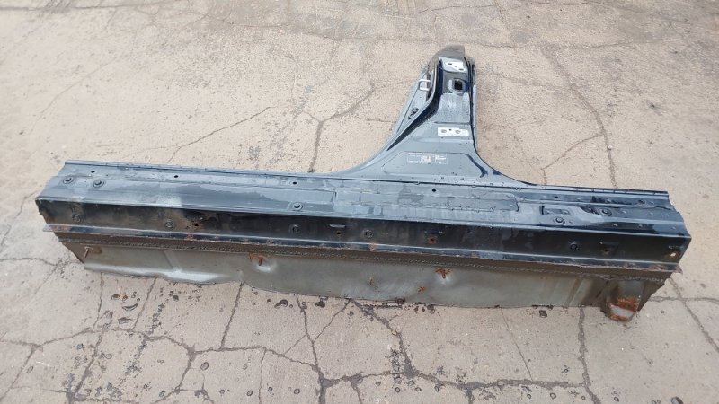 Порог со стойкой Lexus LS460L USF41 1URFSE 2007 лев. (б/у) Порог со стойкой Lexus LS460L USF41 1URFSE 2007 лев. (б/у)