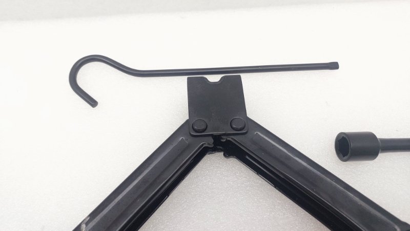 Набор инструментов Chery Tiggo 4 Pro T19 SQRE4T15C 2023 (б/у) Набор инструментов Chery Tiggo 4 Pro T19 SQRE4T15C 2023 (б/у)