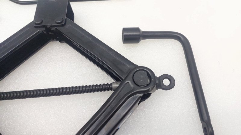 Набор инструментов Chery Tiggo 4 Pro T19 SQRE4T15C 2023 (б/у) Набор инструментов Chery Tiggo 4 Pro T19 SQRE4T15C 2023 (б/у)