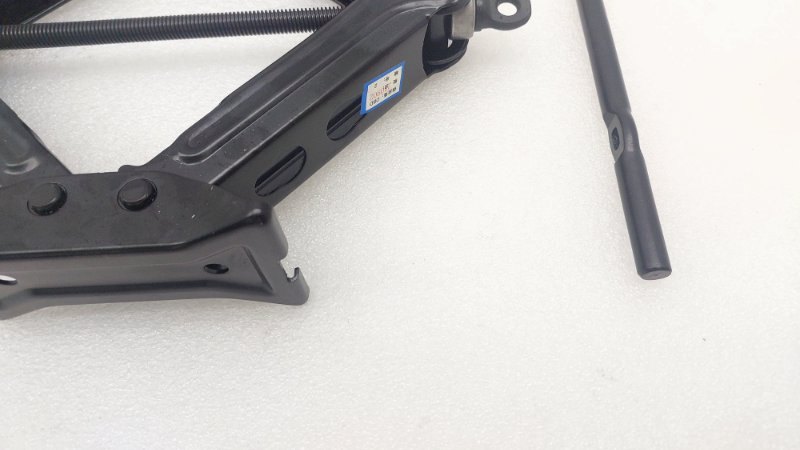 Набор инструментов Chery Tiggo 4 Pro T19 SQRE4T15C 2023 (б/у) Набор инструментов Chery Tiggo 4 Pro T19 SQRE4T15C 2023 (б/у)