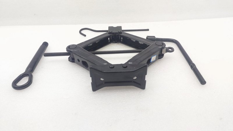 Набор инструментов Chery Tiggo 4 Pro T19 SQRE4T15C 2023 (б/у) Набор инструментов Chery Tiggo 4 Pro T19 SQRE4T15C 2023 (б/у)