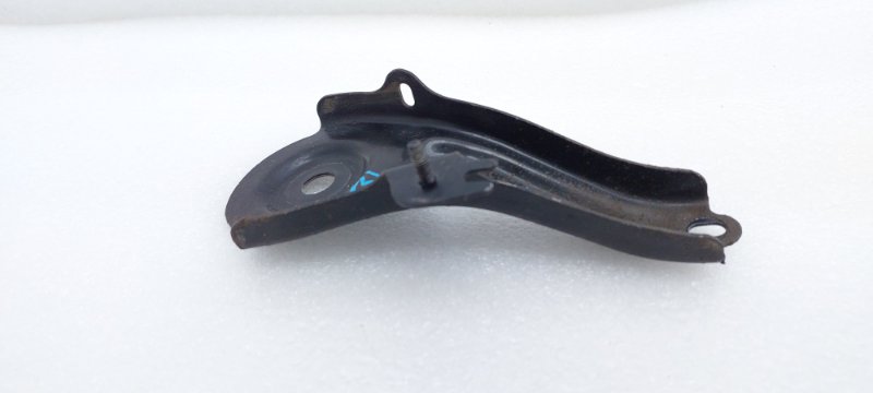 Кронштейн подрамника Toyota RAV4 XA50 M20AFKS 2021 задн. лев. (б/у)