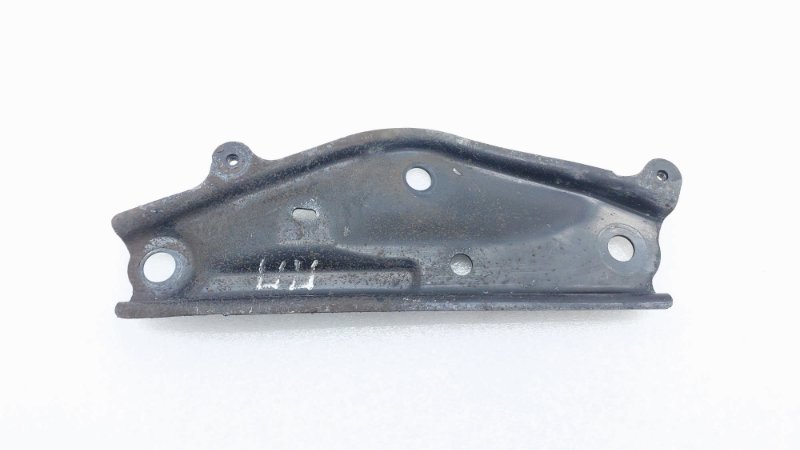 Кронштейн подрамника Toyota RAV4 XA50 M20AFKS 2021 перед. прав. (б/у)