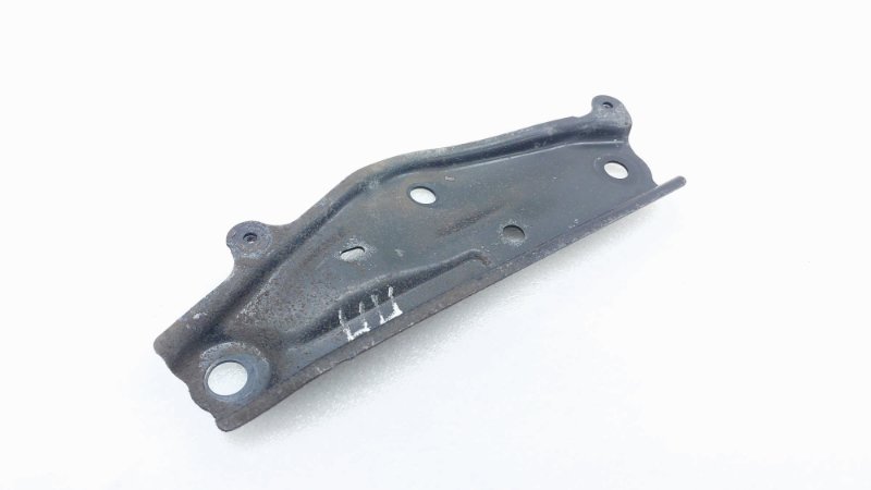 Кронштейн подрамника Toyota RAV4 XA50 M20AFKS 2021 перед. прав. (б/у)