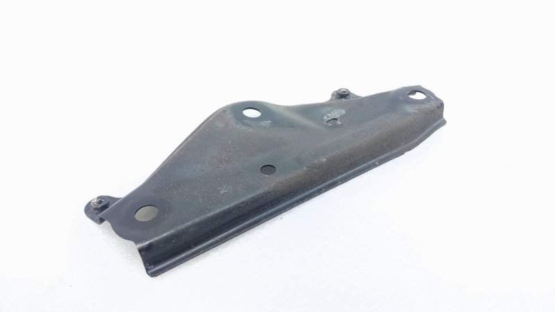 Кронштейн подрамника Toyota RAV4 XA50 M20AFKS 2021 перед. прав. (б/у)