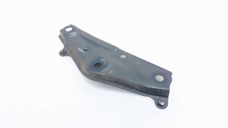 Кронштейн подрамника Toyota RAV4 XA50 M20AFKS 2021 перед. прав. (б/у)