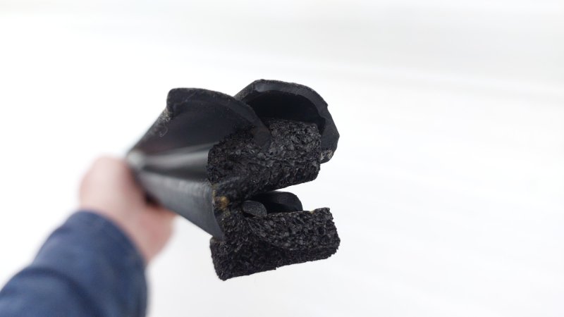 Уплотнитель стекла двери Ford Mondeo CD391 S7CB 2015 задн. лев. (б/у) Уплотнитель стекла двери Ford Mondeo CD391 S7CB 2015 задн. лев. (б/у)