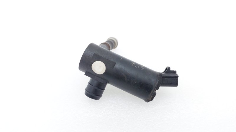 Насос омывателя фар Toyota Hilux GUN126L 1GDFTV 2015 (б/у) Насос омывателя фар Toyota Hilux GUN126L 1GDFTV 2015 (б/у)